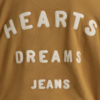 Lainey Wilson x Wrangler Hearts Dreams Jeans Sweatshirt 3 Lainey Wilson x Wrangler Hearts Dreams Jeans Sweatshirt